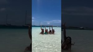Ocio-en-la-Playa-Deportes-Relajacion-y-Diversion-bajo-el-Sol