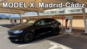 Viaje en Familia: Descubriendo el Interior del Model X