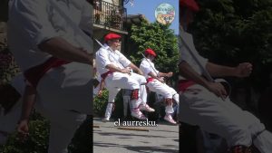 cómo encontrar actividades relacionadas con Cómo la danza tradicional es símbolo de resistencia cultural